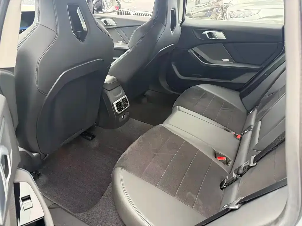 BMW 2 Series 2025 из CN, фото 3