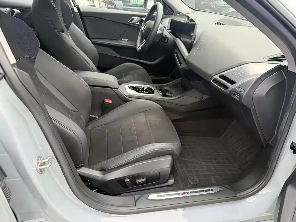 BMW 2 Series 2025 из CN, фото 8