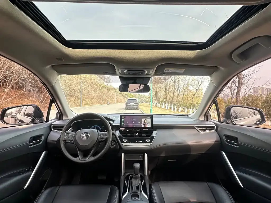 Toyota Corolla Cross — фото 3