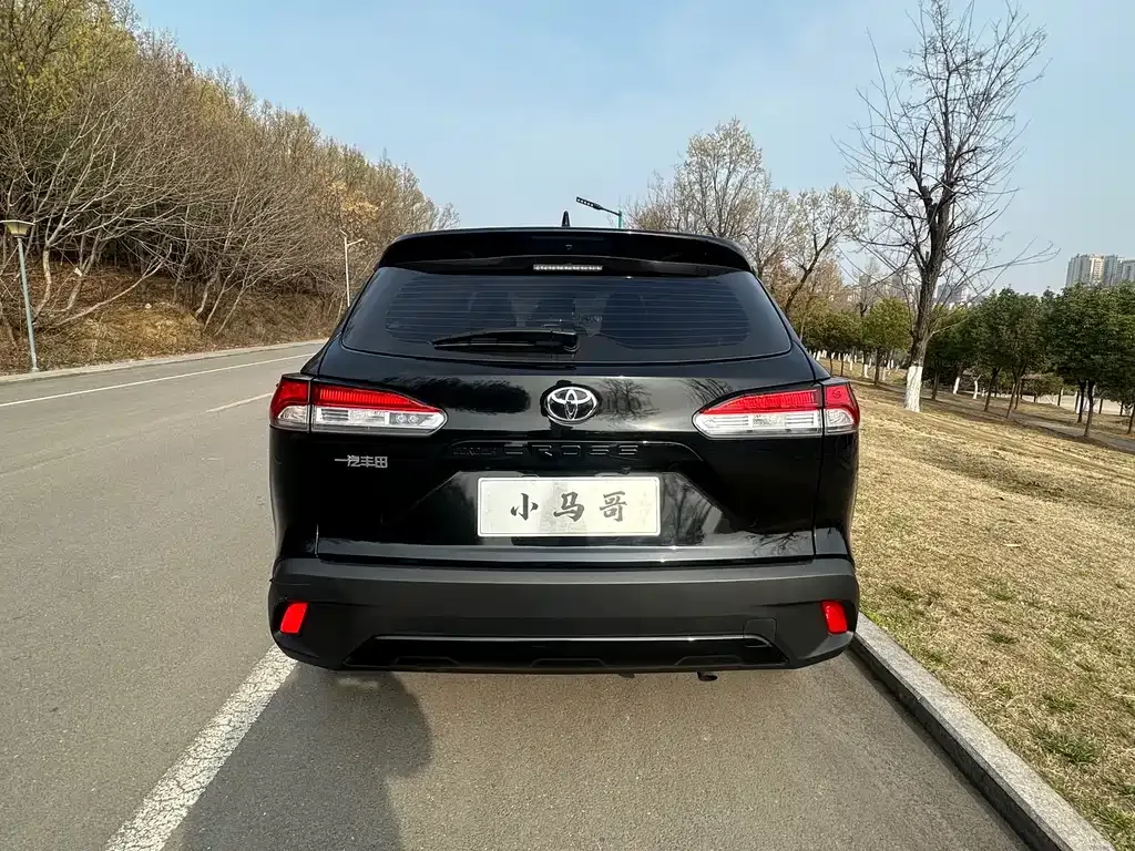 Toyota Corolla Cross — фото 9