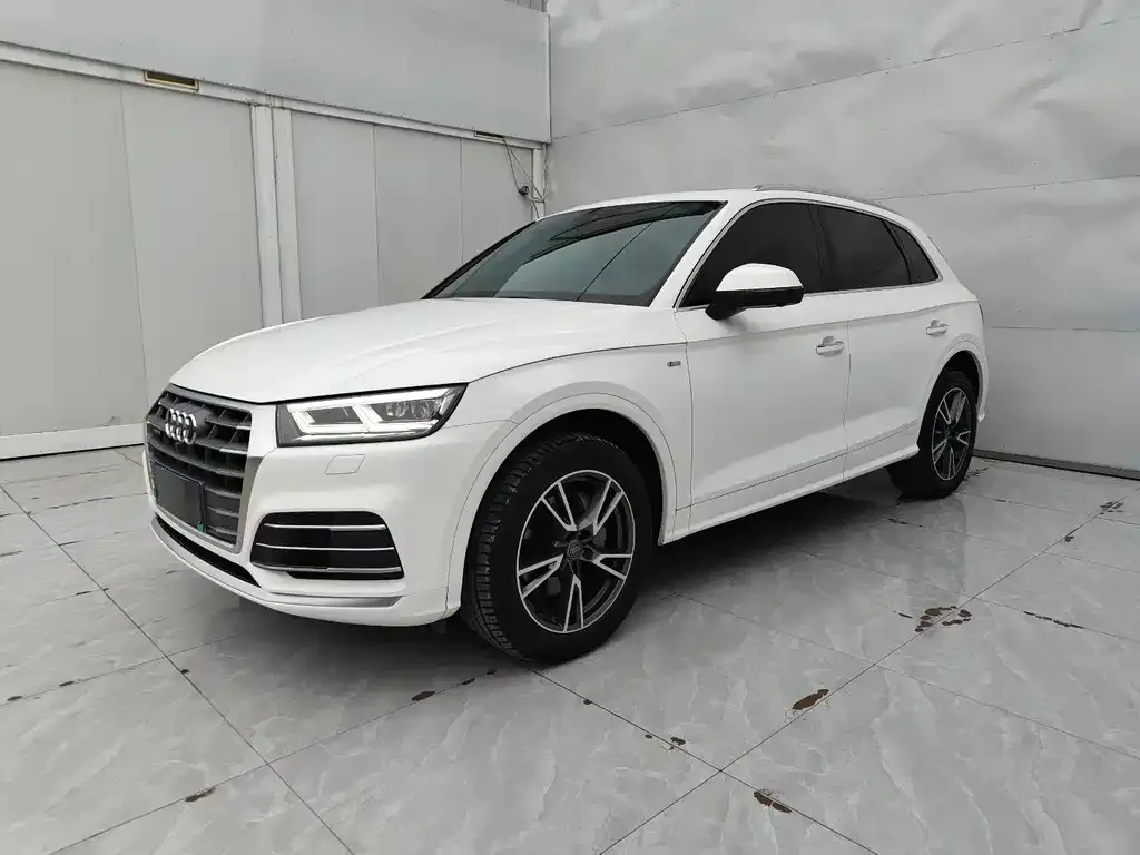 Audi Q5L 2021 из CN, фото 1