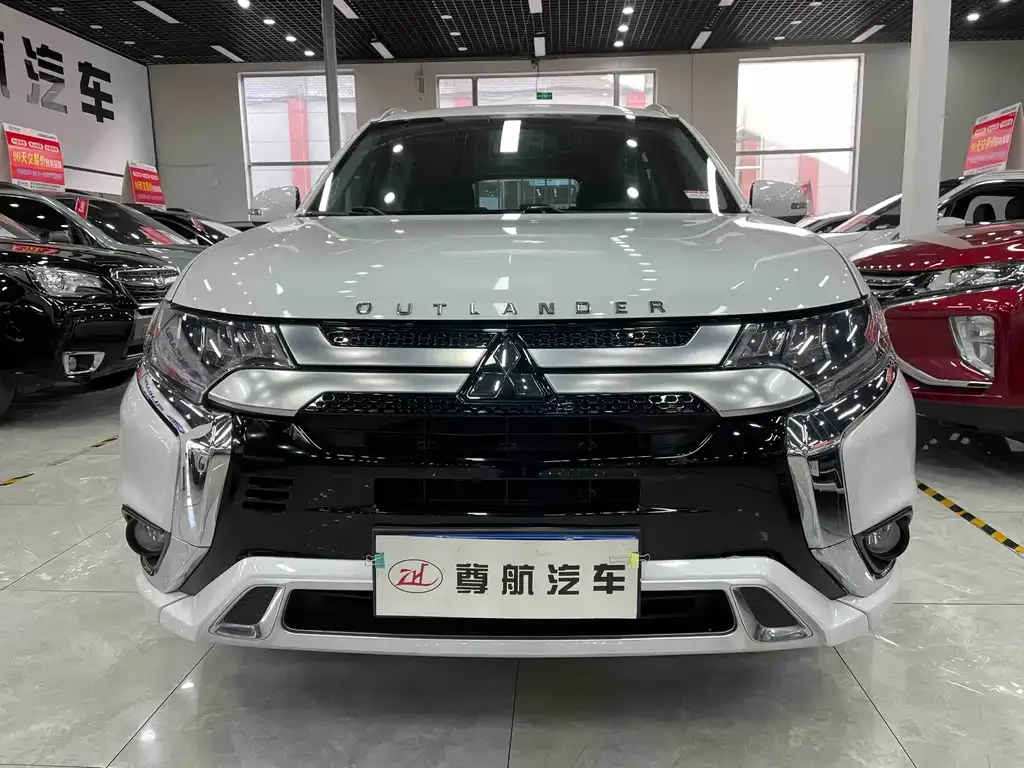 Mitsubishi Outlander 2021 из CN, фото 4