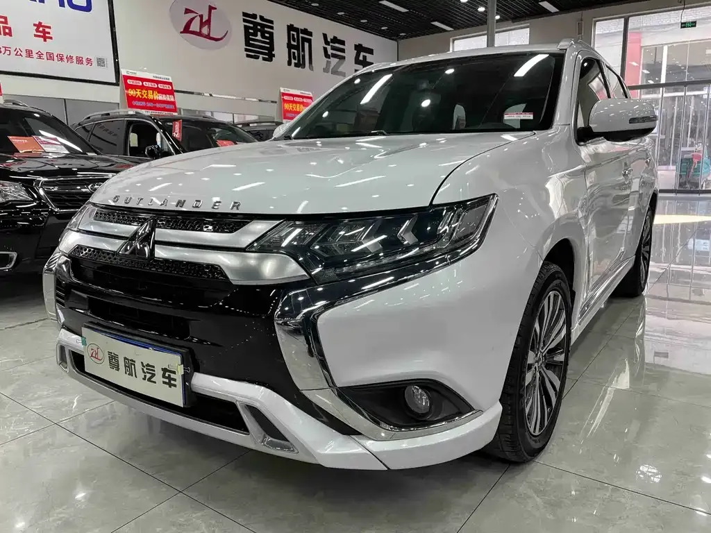 Mitsubishi Outlander 2021 из CN, фото 7
