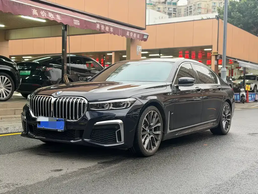 BMW 7 Series — фото 1