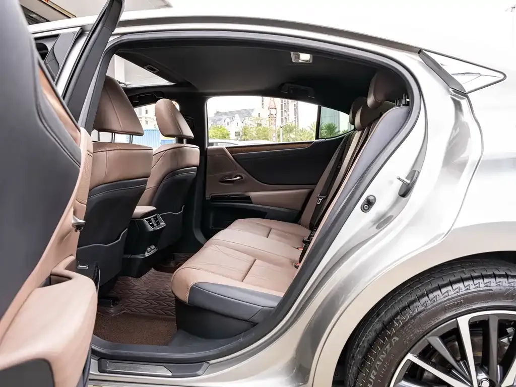 Lexus ES 2021 из CN, фото 8