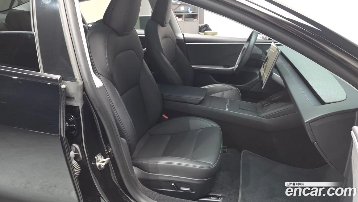 Tesla Model 3 2024 из KR, фото 3