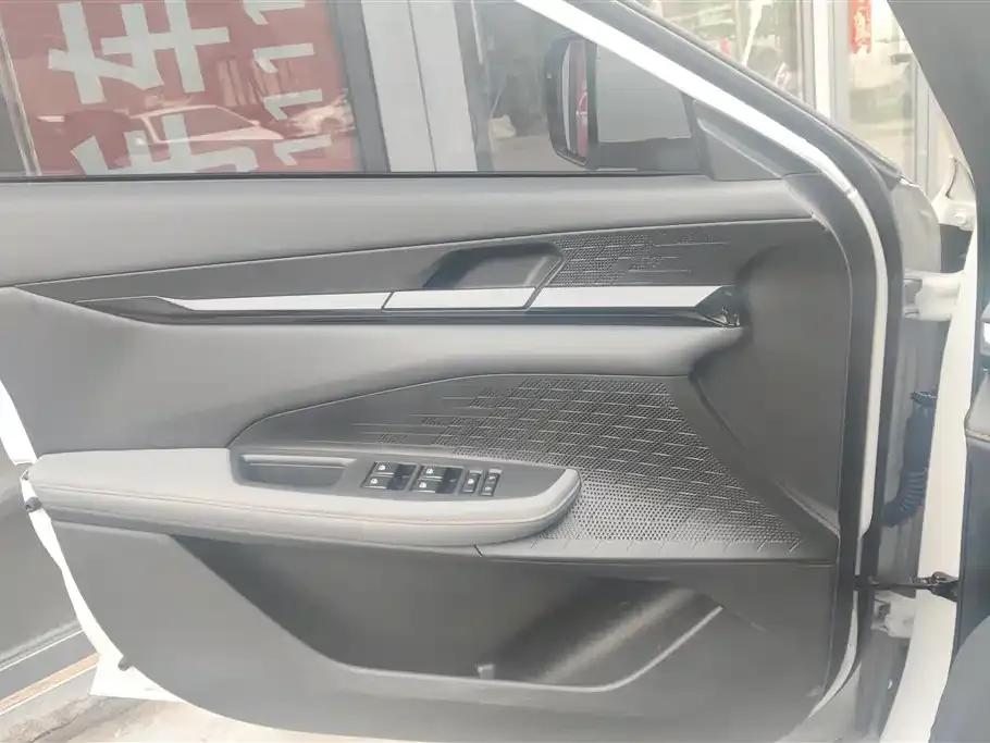 Changan UNI-V 2023 из CN, фото 6
