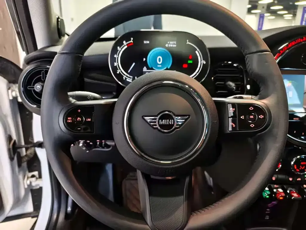 MINI Cooper (3-door) 2023 из CN, фото 7