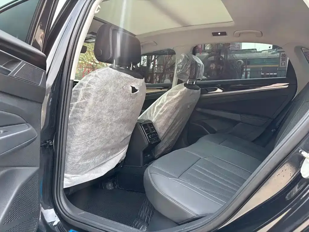 Volkswagen Passat — фото 10
