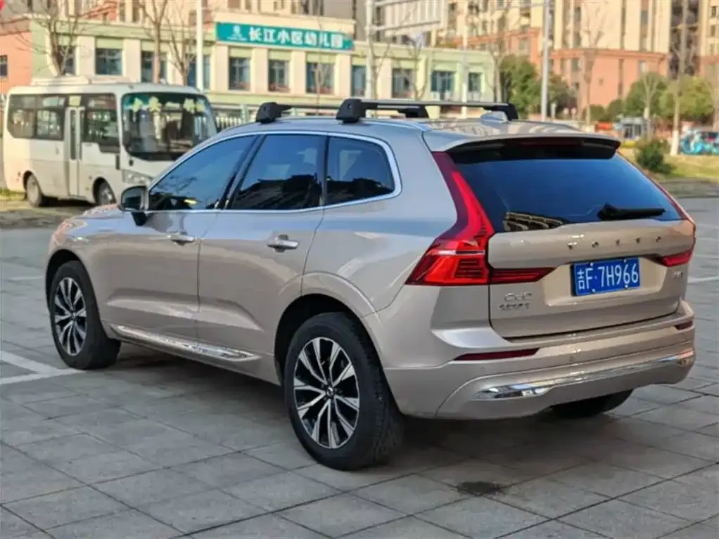 Volvo XC60 — фото 4
