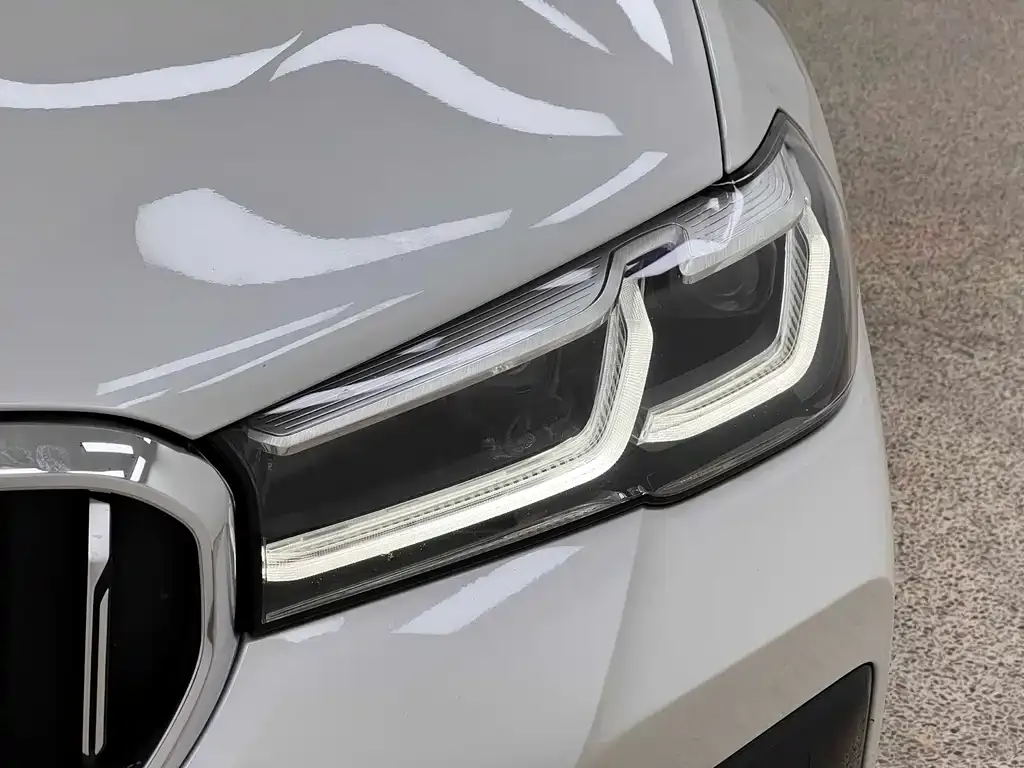 BMW 5 Series — фото 10
