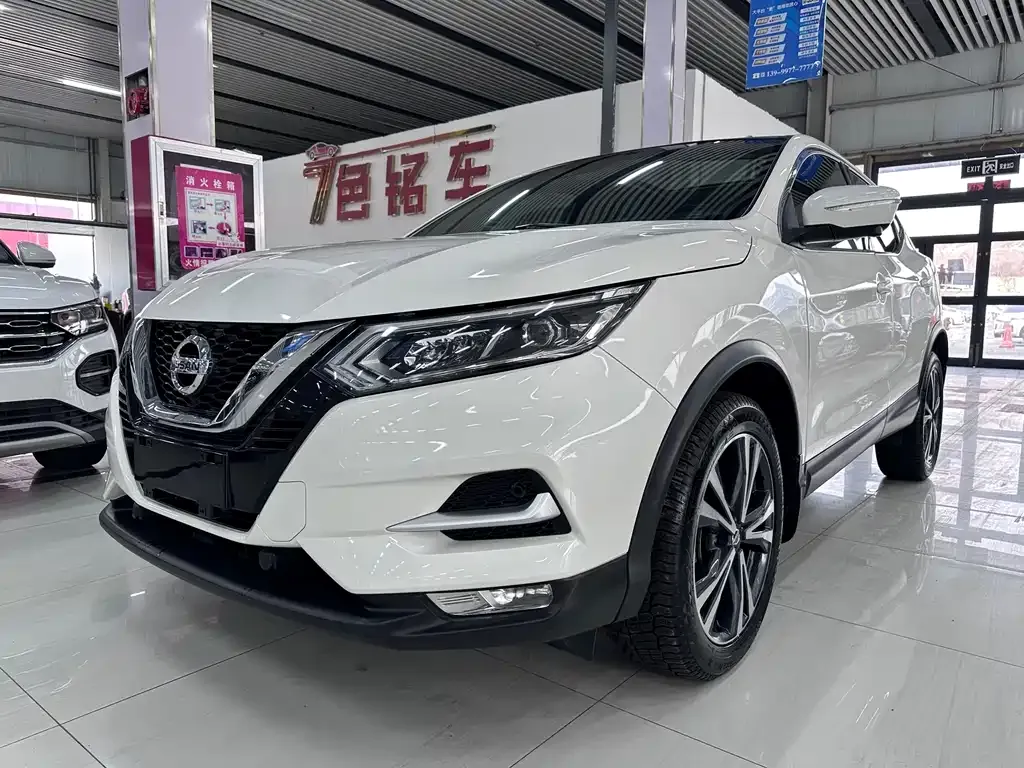 Nissan Qashqai — фото 1