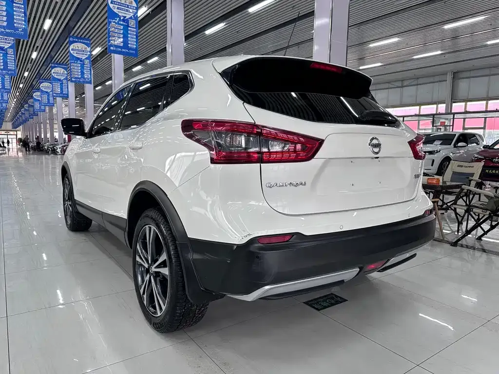 Nissan Qashqai — фото 2