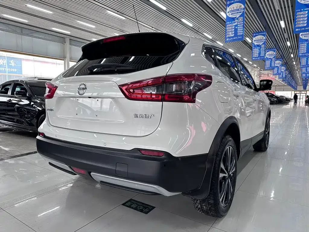 Nissan Qashqai — фото 9