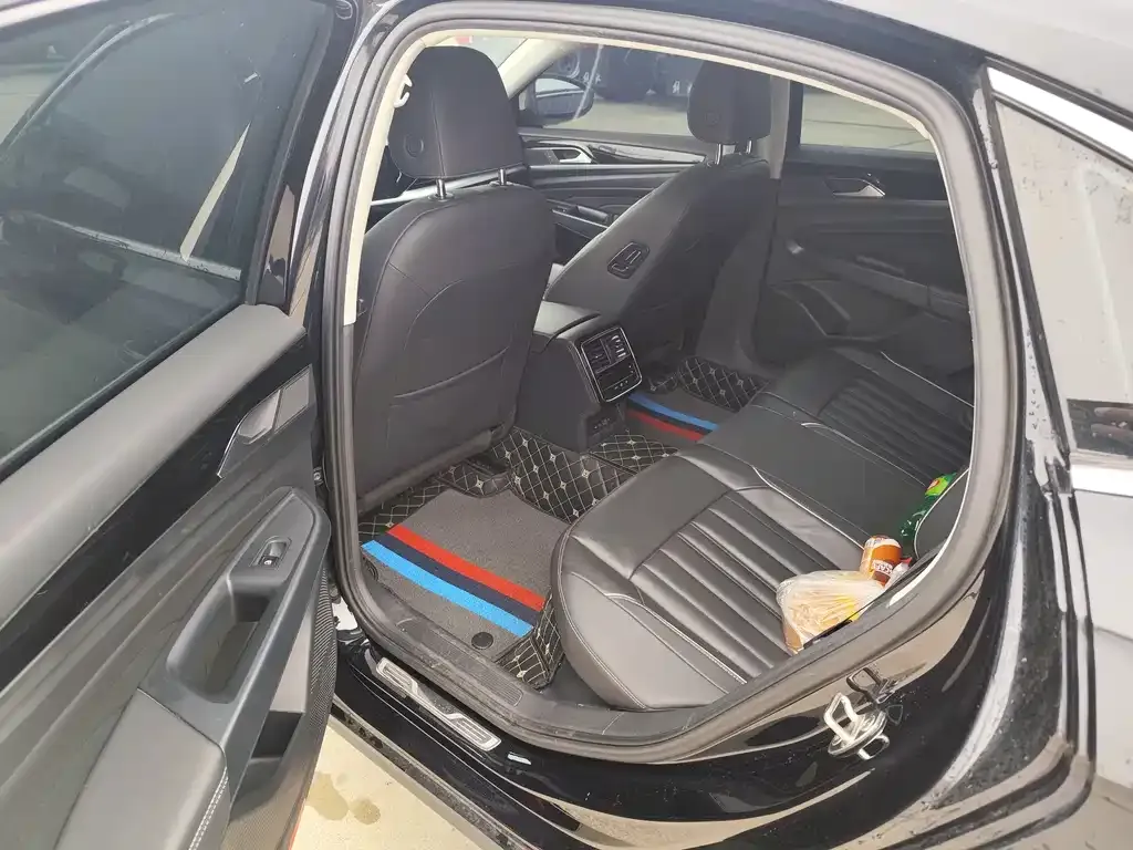 Volkswagen Passat — фото 8