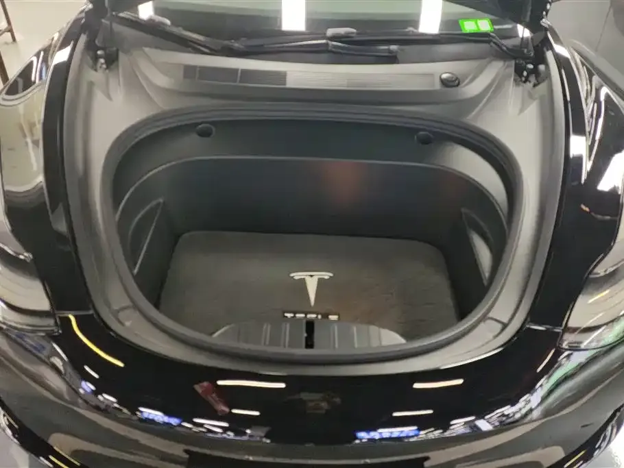 Tesla Model 3 — фото 8
