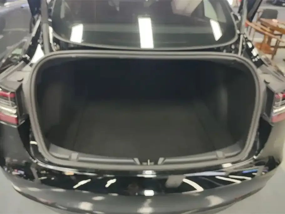 Tesla Model 3 — фото 2