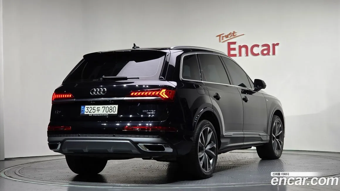 Audi Q7 2021 из KR, фото 7