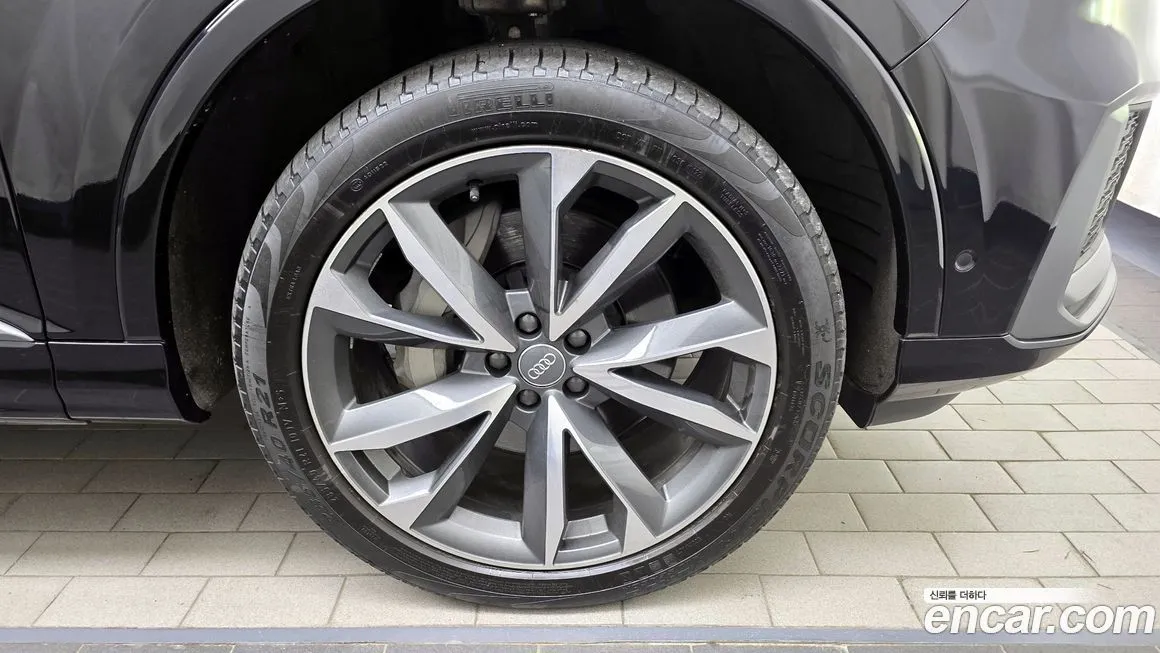 Audi Q7 2021 из KR, фото 9