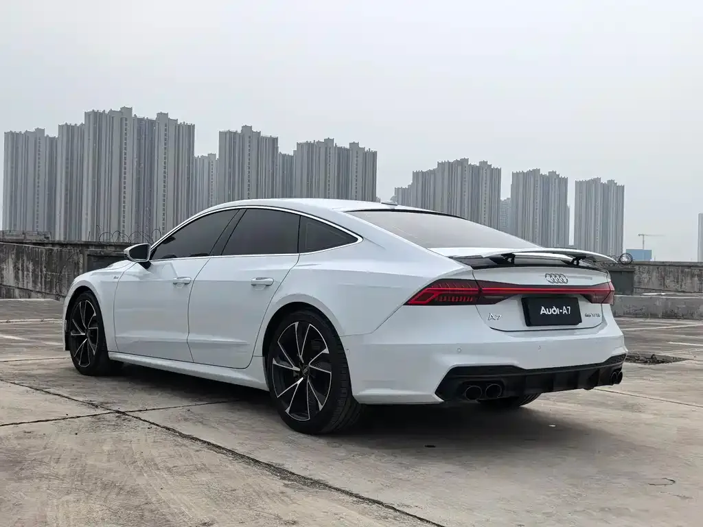 Audi A7 2022 из CN, фото 4