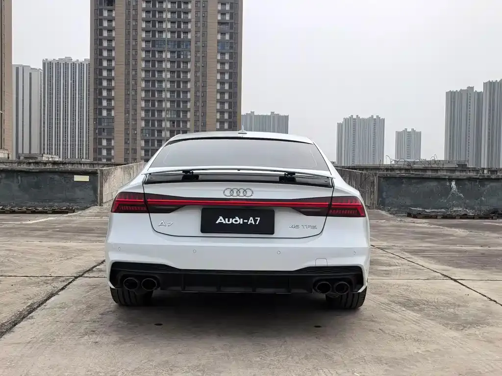 Audi A7 2022 из CN, фото 7