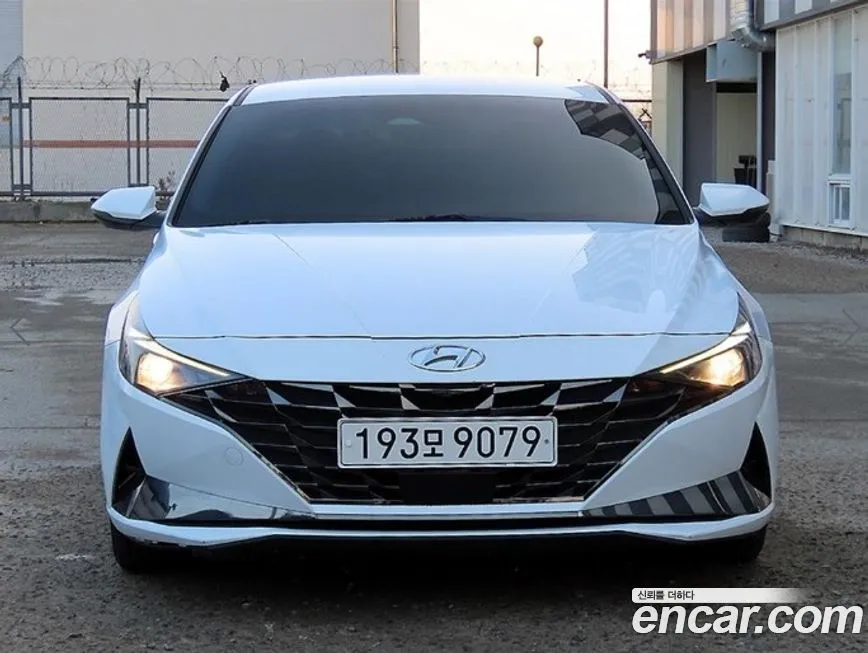 Hyundai AVANTE — фото 1