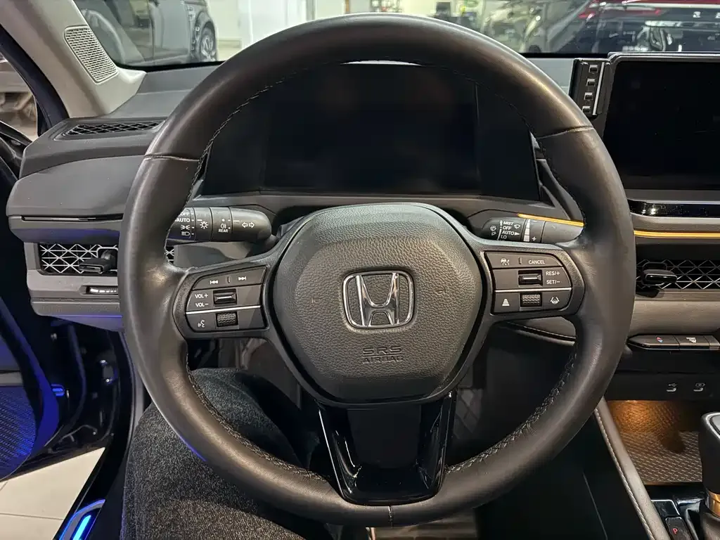 Honda Accord — фото 10