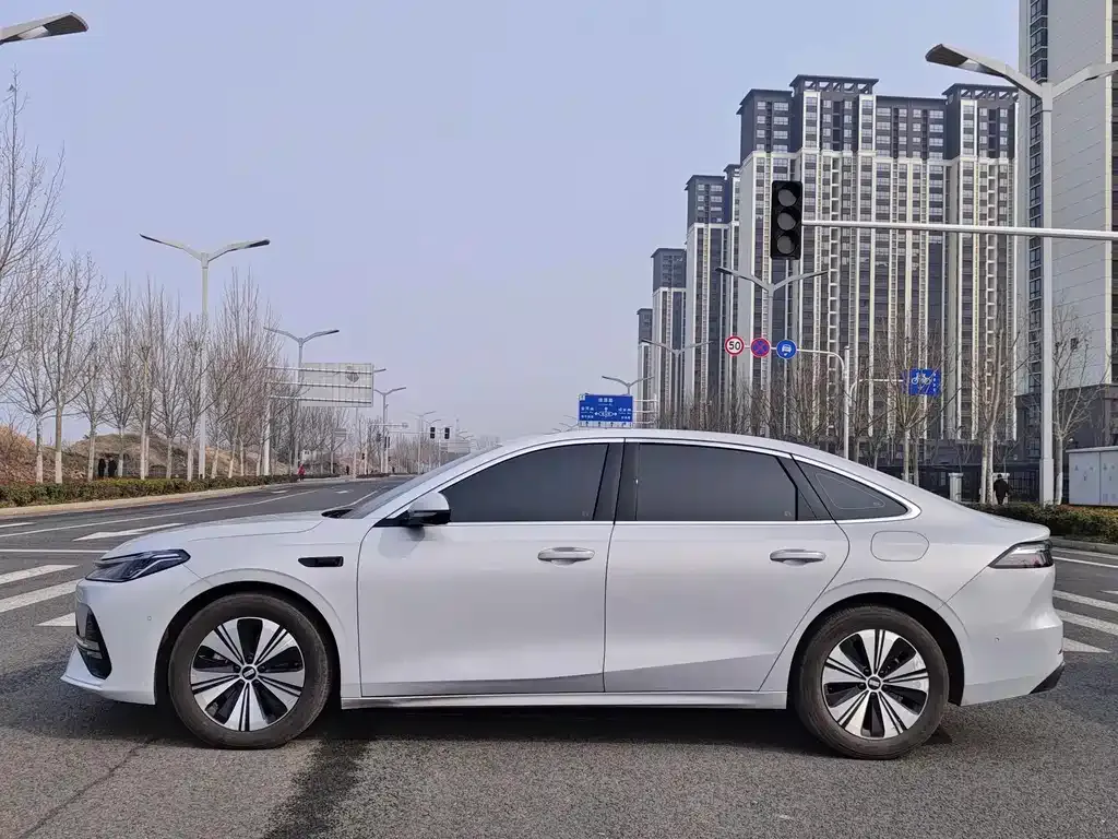 Geely 银河A7 2025 из CN, фото 5