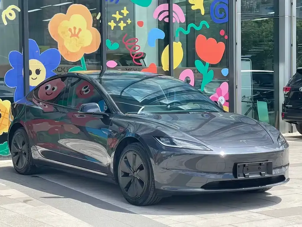 Tesla Model 3 — фото 6