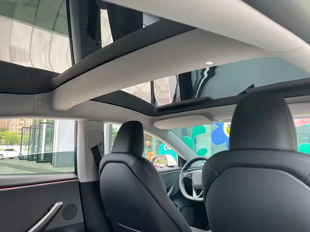 Tesla Model 3 — фото 3