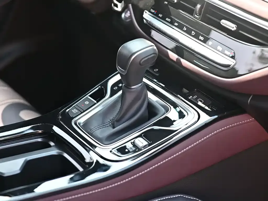 GAC Motor Trumpchi M6 — фото 9