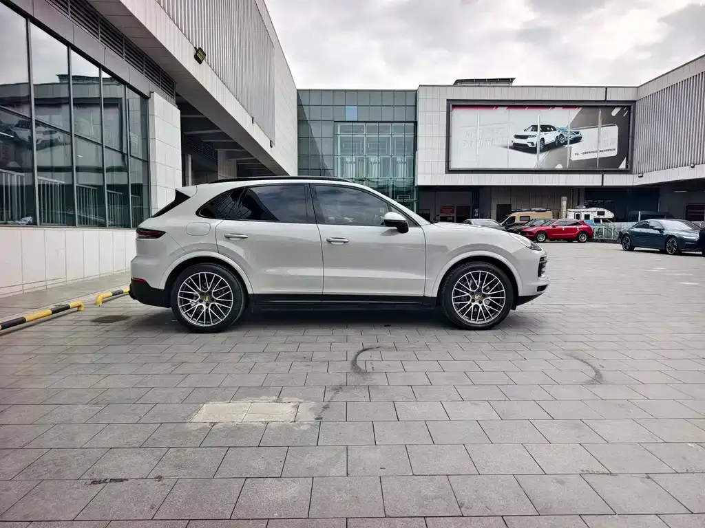 Porsche Cayenne — фото 2