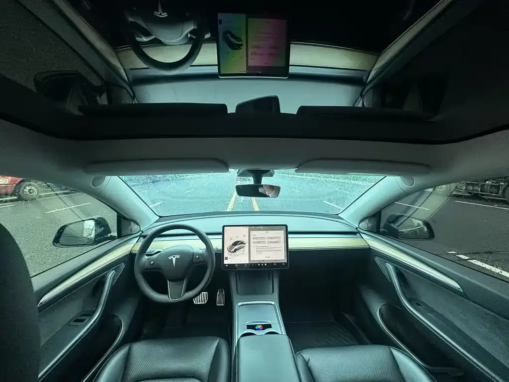 Tesla Model Y — фото 3