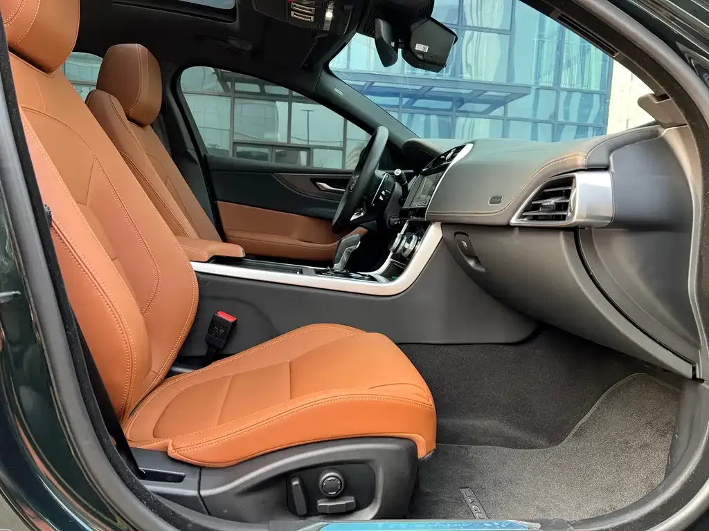 Jaguar XEL 2024 из CN, фото 7