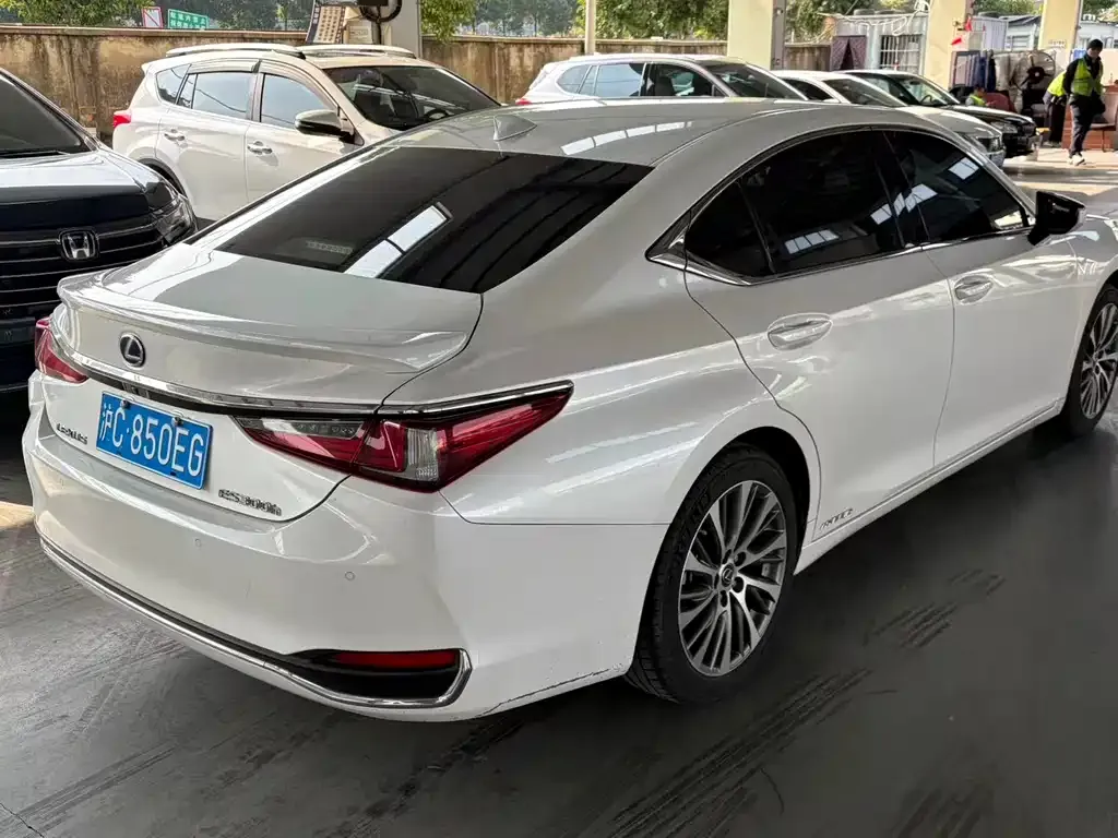 Lexus ES 2021 из CN, фото 6