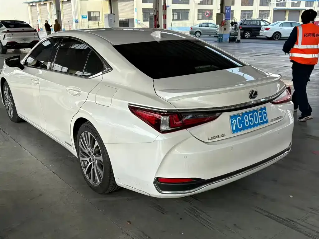 Lexus ES 2021 из CN, фото 8