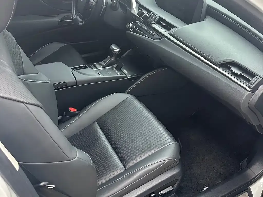 Lexus ES 2021 из CN, фото 7