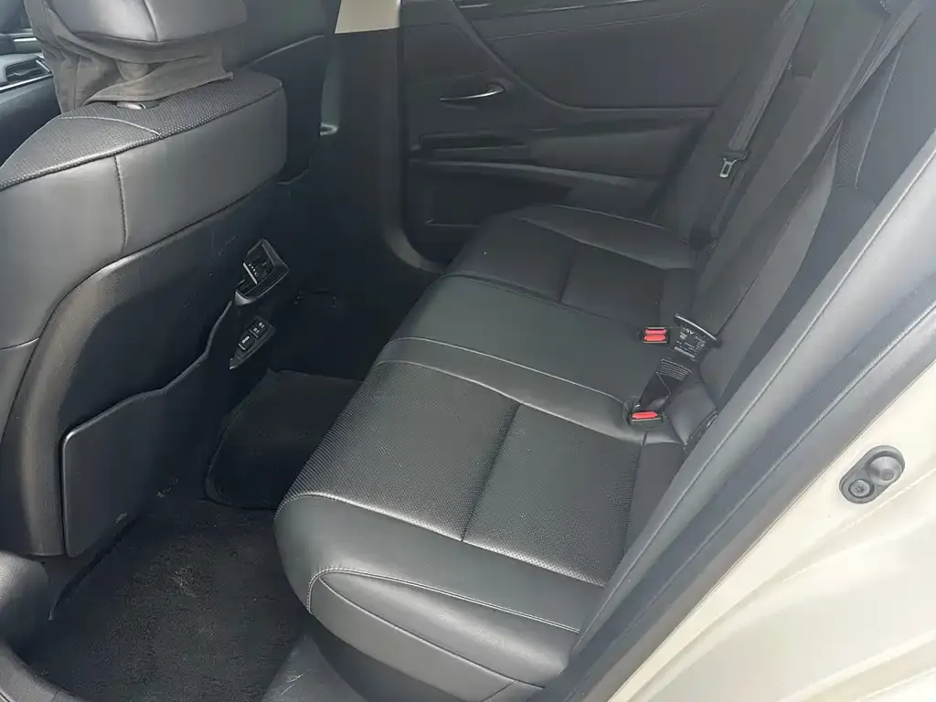 Lexus ES 2021 из CN, фото 2