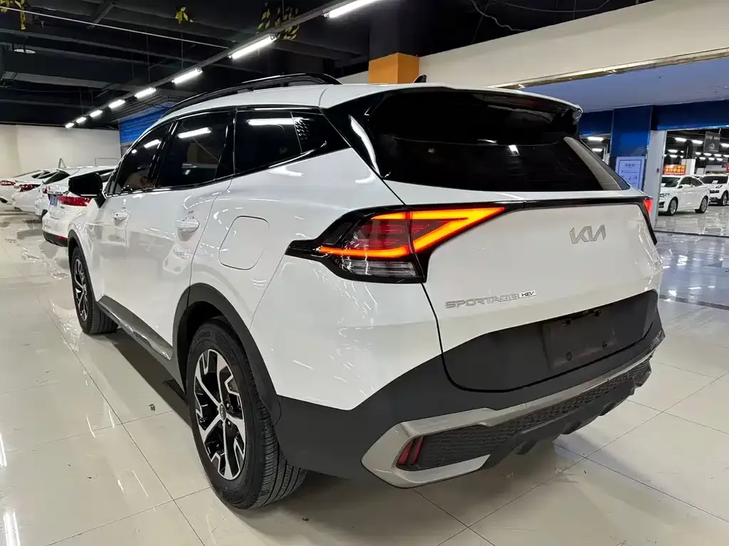 Kia Sportage 2023 из CN, фото 5