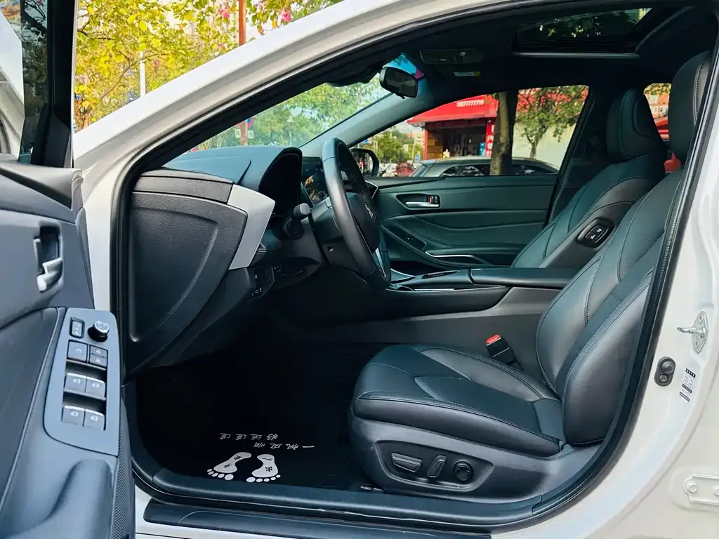 Toyota Avalon 2023 из CN, фото 4