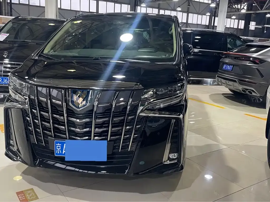 Toyota Alphard 2022 из CN, фото 1