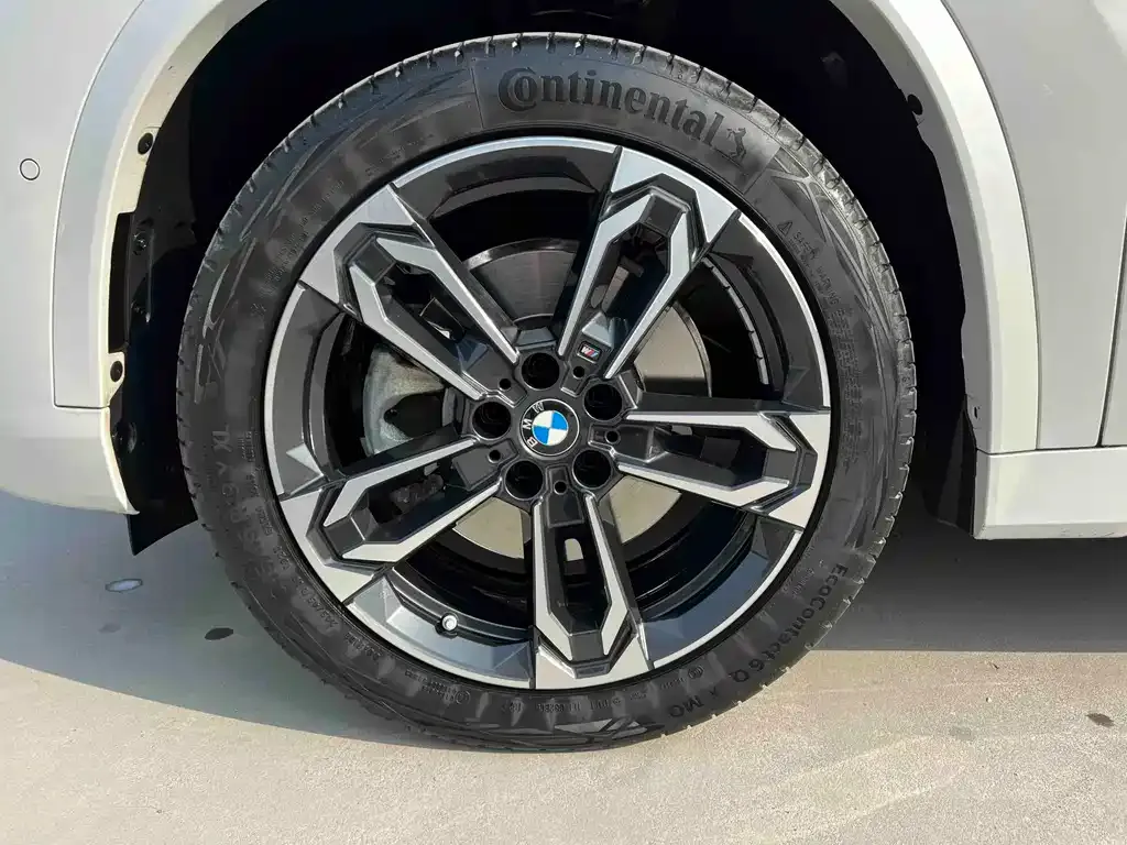 BMW X1 — фото 8