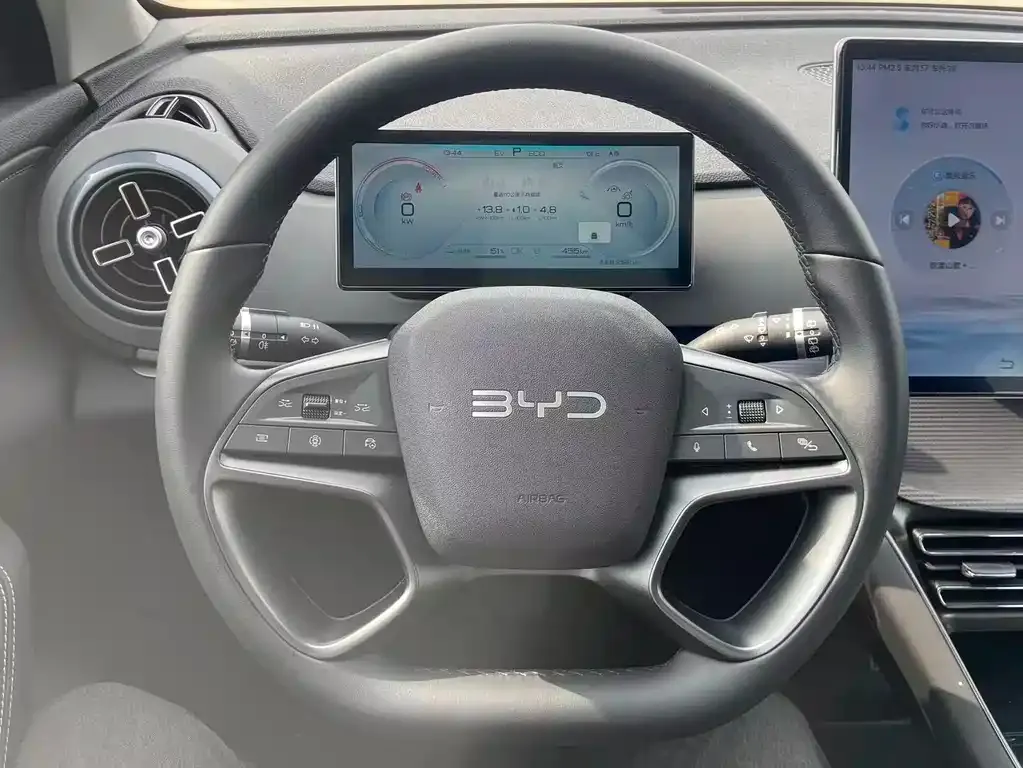 BYD Seal 05 DM-i — фото 7