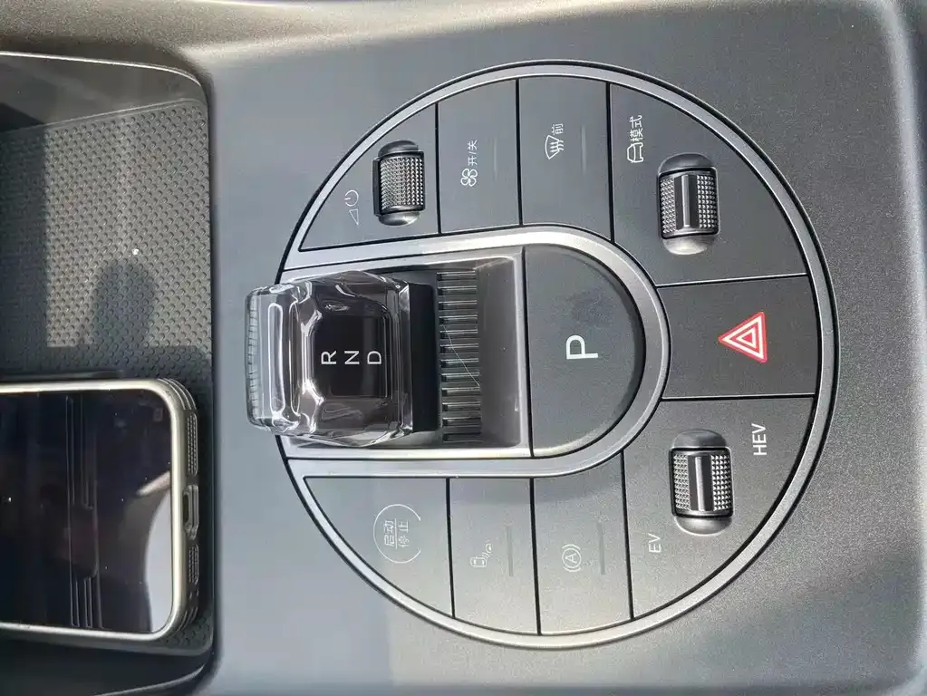 BYD Seal 05 DM-i — фото 9