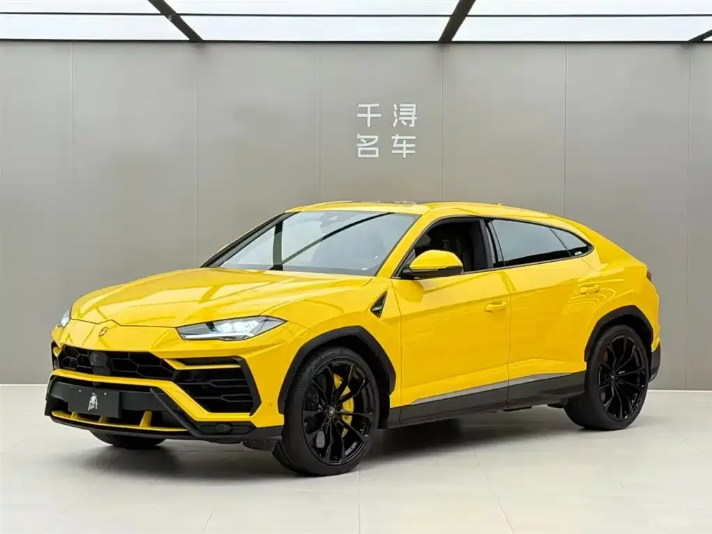 Lamborghini Urus — фото 1