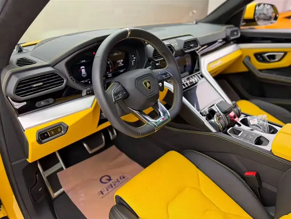 Lamborghini Urus — фото 7
