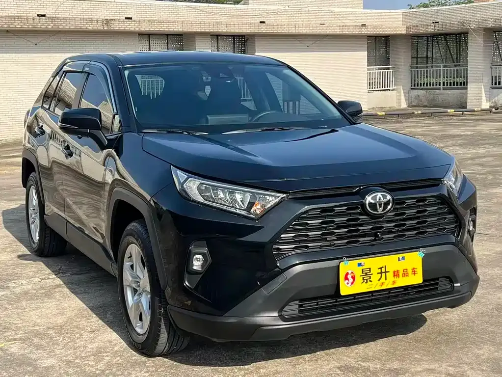 Toyota RAV4 — фото 4