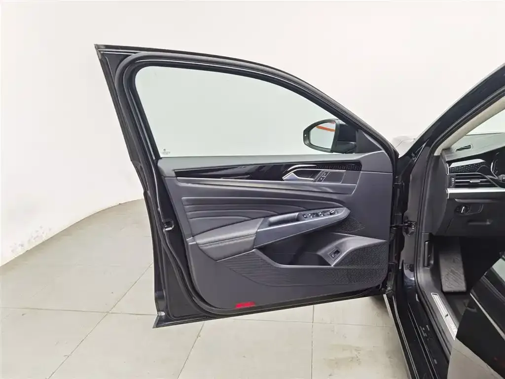 Volkswagen Passat — фото 8
