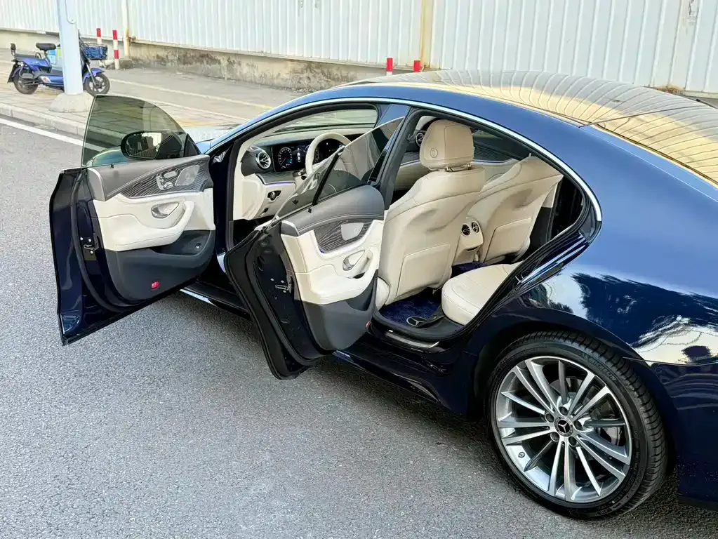 Mercedes-Benz CLS — фото 4