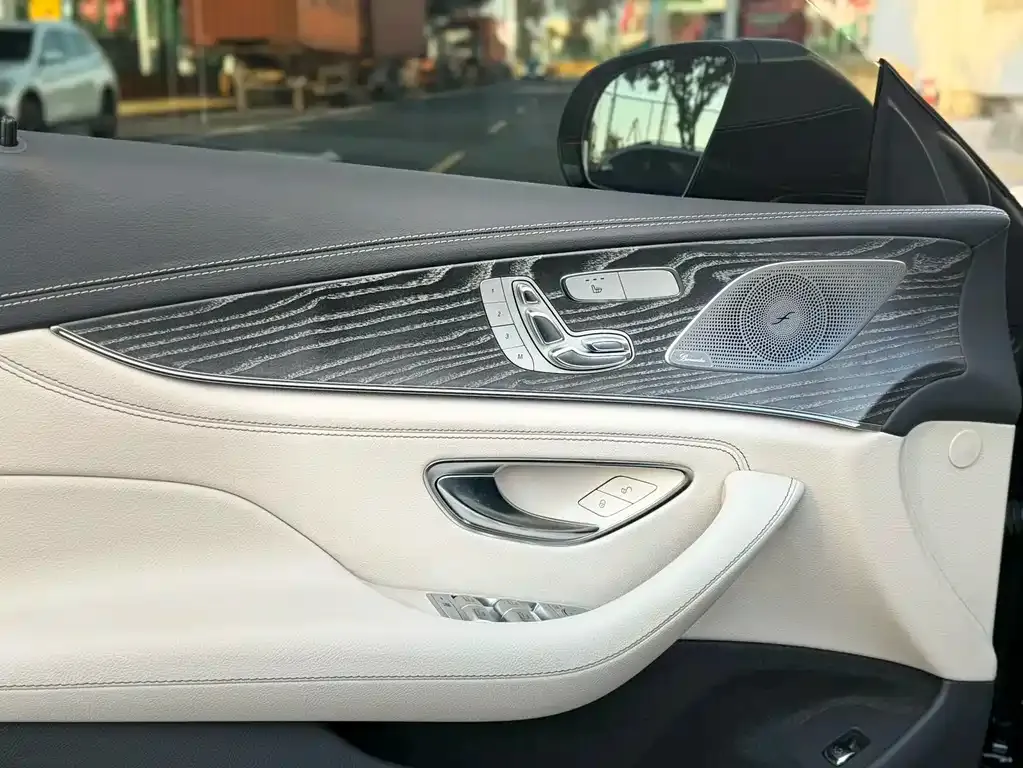 Mercedes-Benz CLS — фото 7